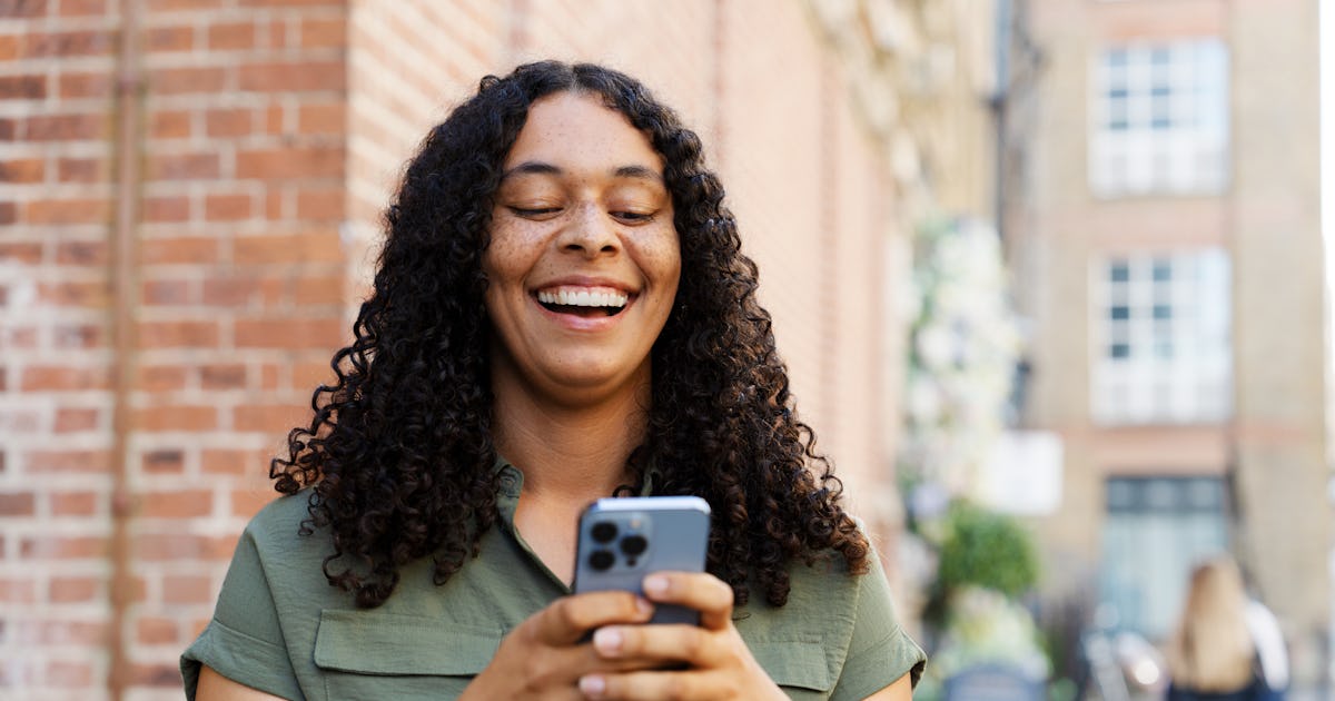 These 3 Zodiac Signs Are Always Texting In The Group Chat