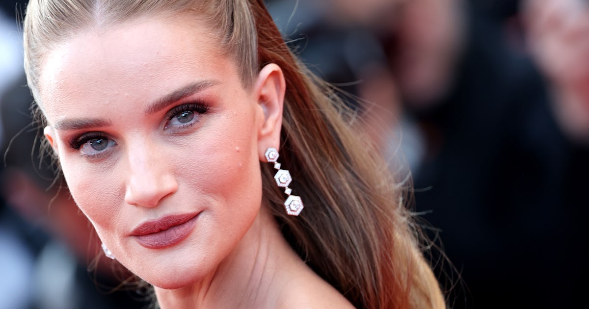 Rosie Huntington-Whiteley Elevated The Humble Sports Bra & Wore It As A Top