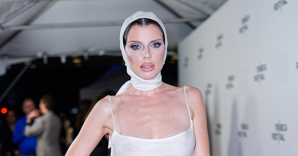 Julia Fox Just Co-Signed This "Cheugy" Style Beloved By Kylie Jenner & EmRata
