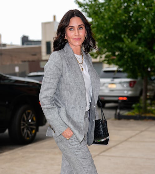 Courteney Cox's makeup routine includes this brilliant spot-concealing hack.