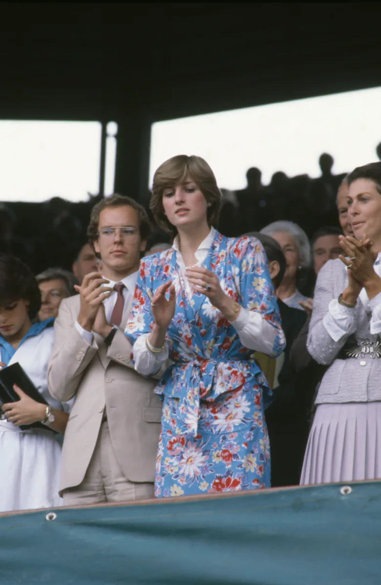 Lady Diana assistant au tournoi de Wimbledon, dans les années 1980, à Londres.