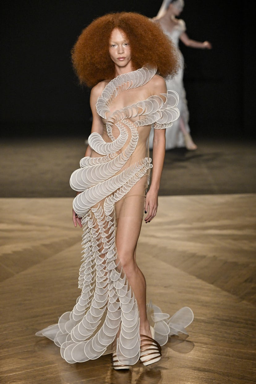 A model walks the runway during the Iris Van Herpen Haute Couture Fall/Winter 2025-2026 fashion show...