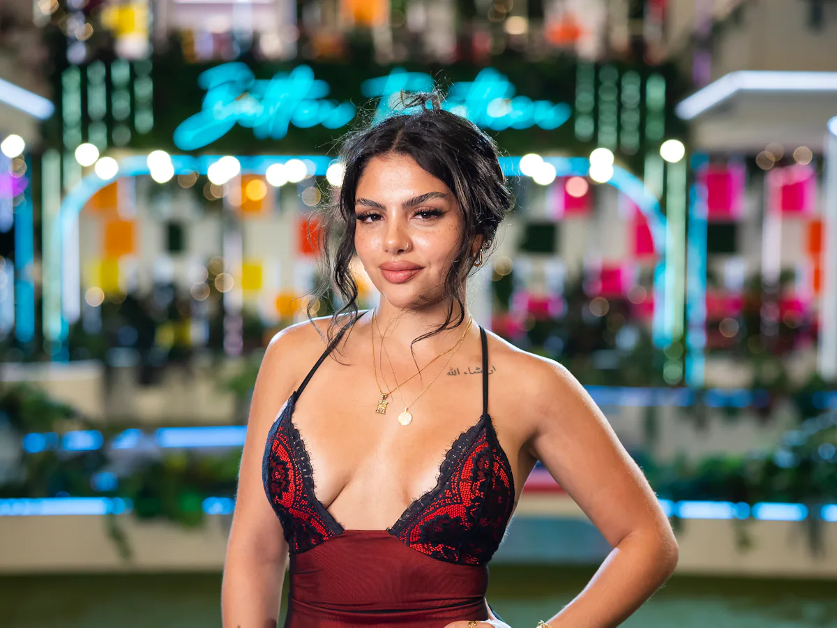 huda love island blue dress The Blue Dress Girl in Love Island