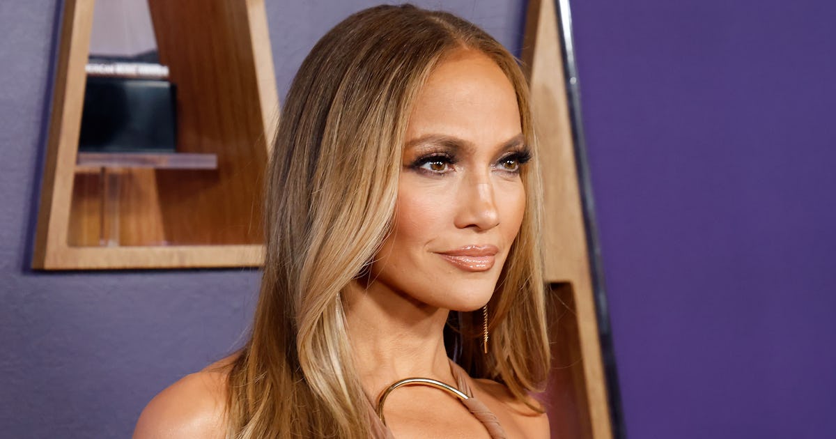 Jennifer Lopez Wore A Plunging Top With The Most Divisive Summer Shoes