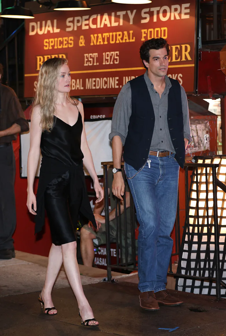 Sarah Pidgeon and Paul Kelly as JFK Jr and Carolyn Bessette are seen on the set of Ryan Murphy's "Am...