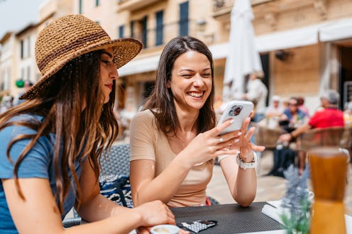 These three zodiac signs will always send you a Venmo request.