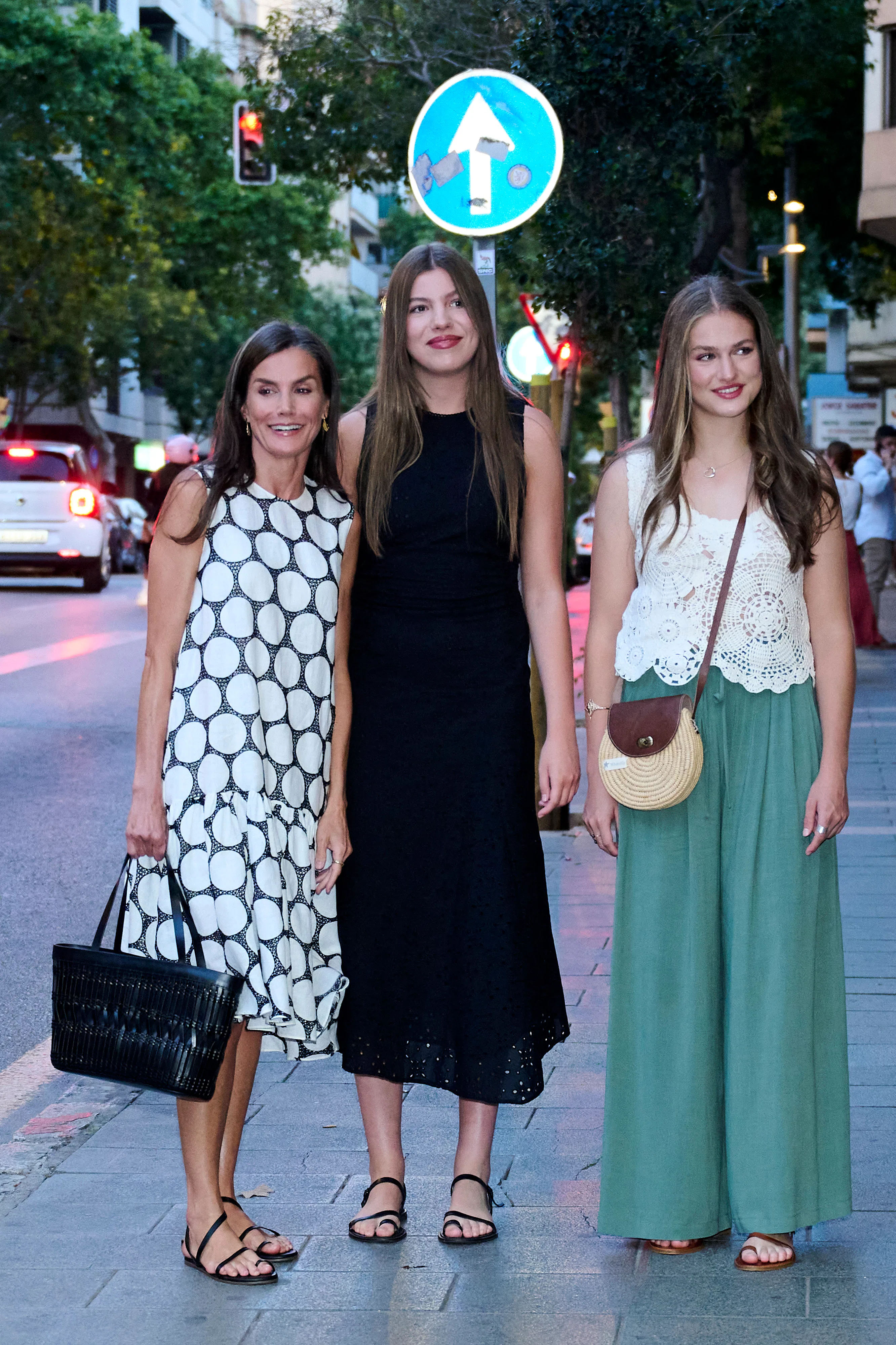 Queen Letizia and Daughters Princess Leonor & Infanta Sofa Do Royal  Vacation Style