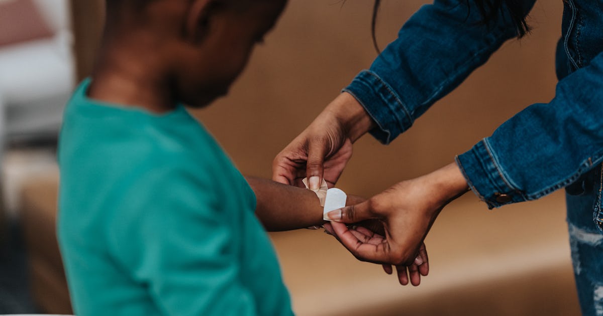 How Plastic Surgeons Treat Kids' Cuts & Scrapes To Prevent Scarring