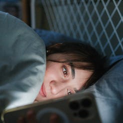 This app allows you to use your phone and get a good night's sleep.