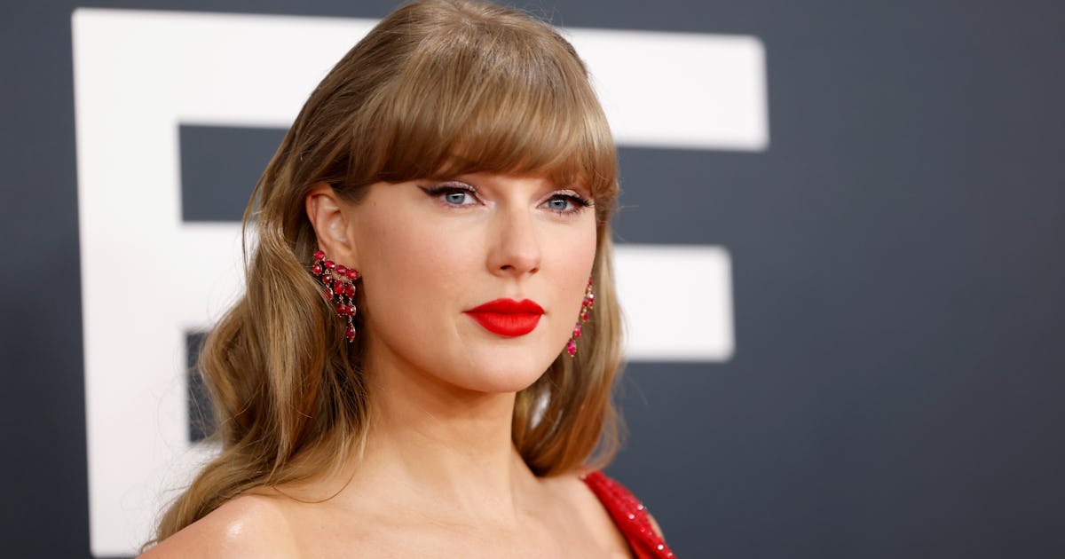 Taylor Swift Teared Up When Telling This Story On Travis Kelce's Podcast