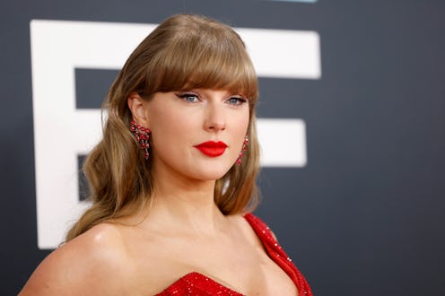 LOS ANGELES, CALIFORNIA - FEBRUARY 02: (FOR EDITORIAL USE ONLY) Taylor Swift attends the 67th GRAMMY...