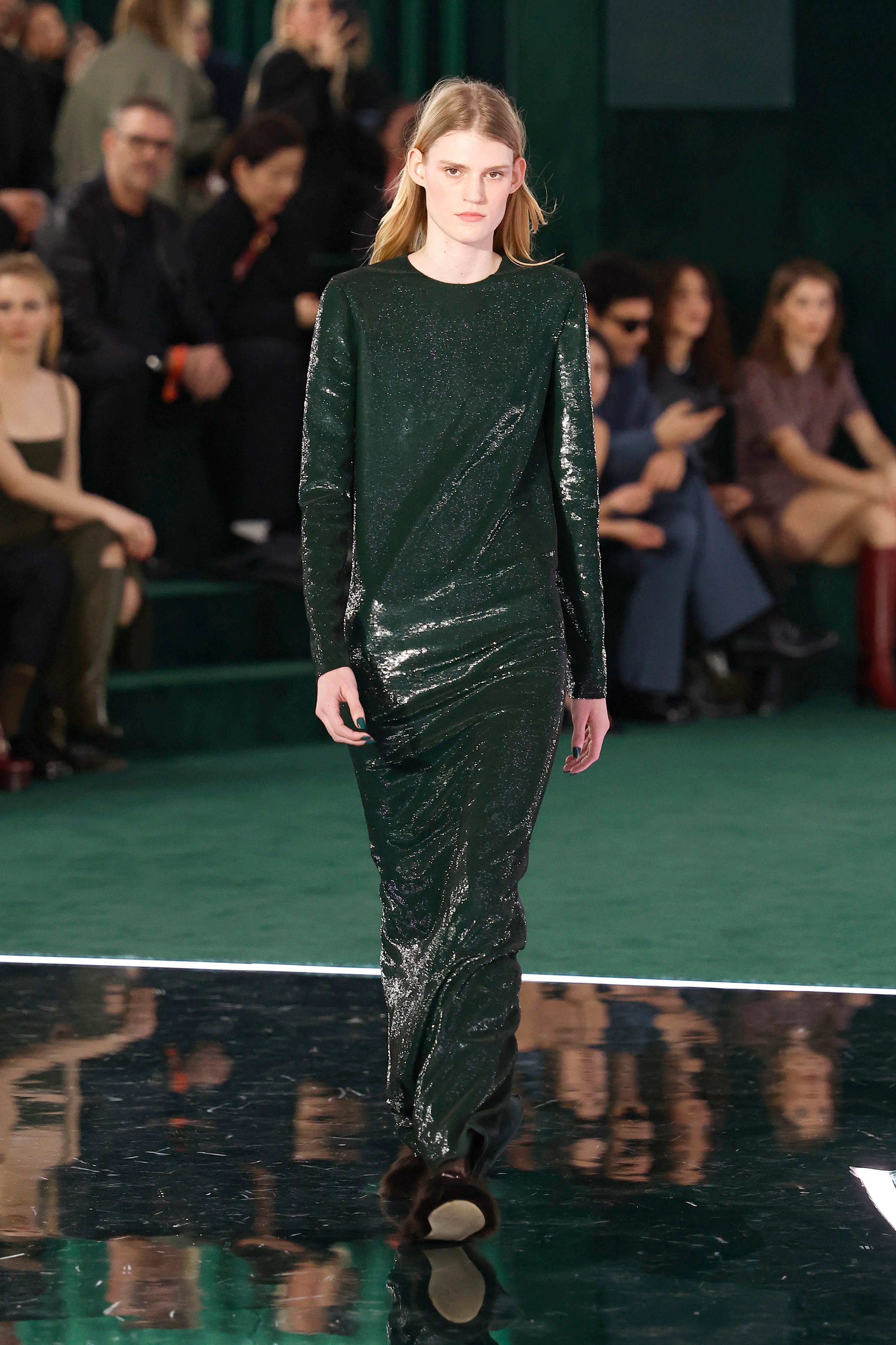 Dakota Johnson's Gucci Dresses For The LA Premiere Of 'Splitsville' Were  Equally Glam