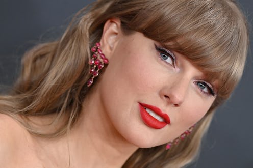 LOS ANGELES, CALIFORNIA - FEBRUARY 02: (FOR EDITORIAL USE ONLY) Taylor Swift attends the 67th GRAMMY...