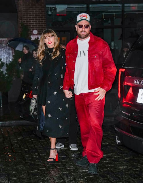 Taylor swift Travis kelce engaged