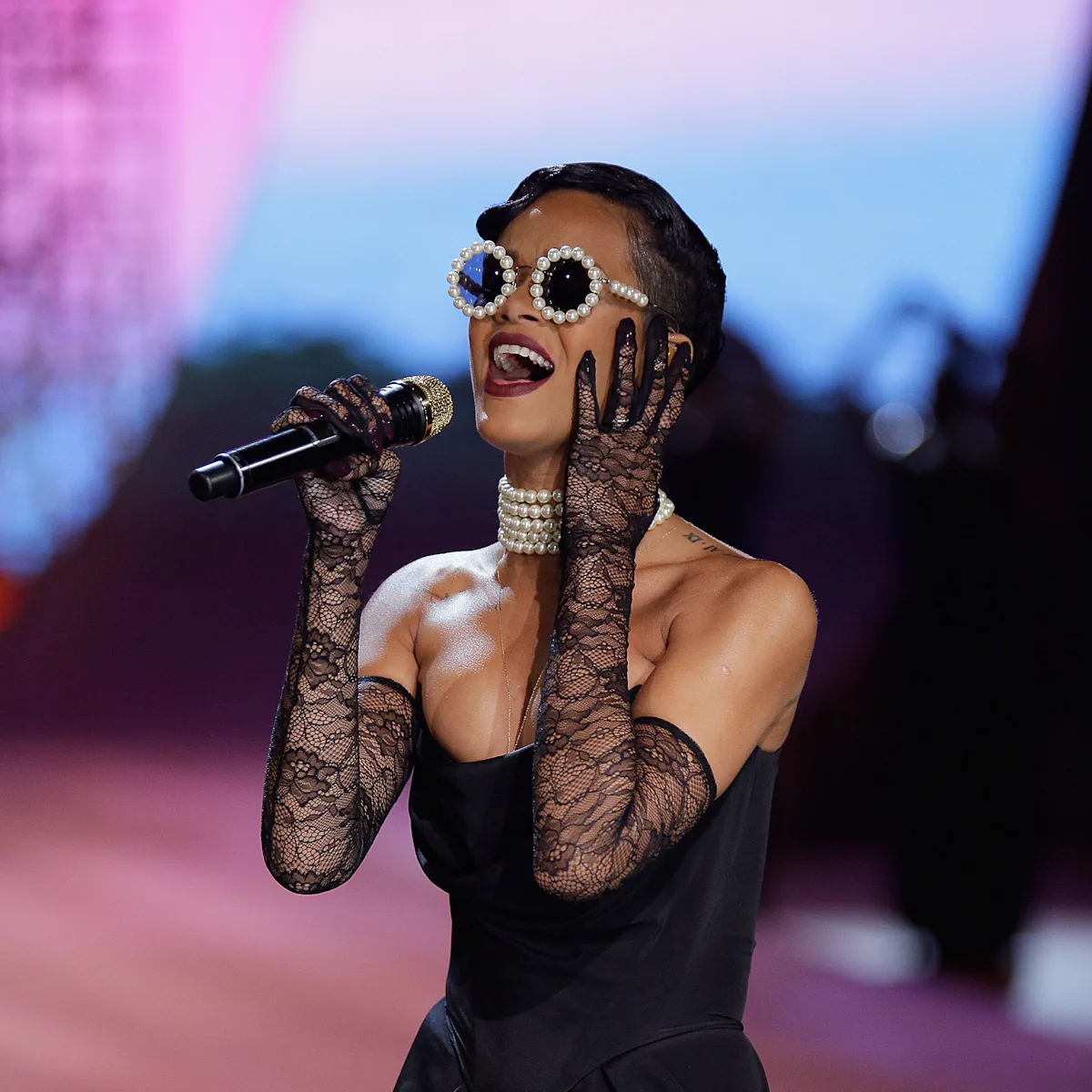 20 Years of Rihanna's Best Onstage Fashion 20 Years of Rihanna's Best Onstage Fashion