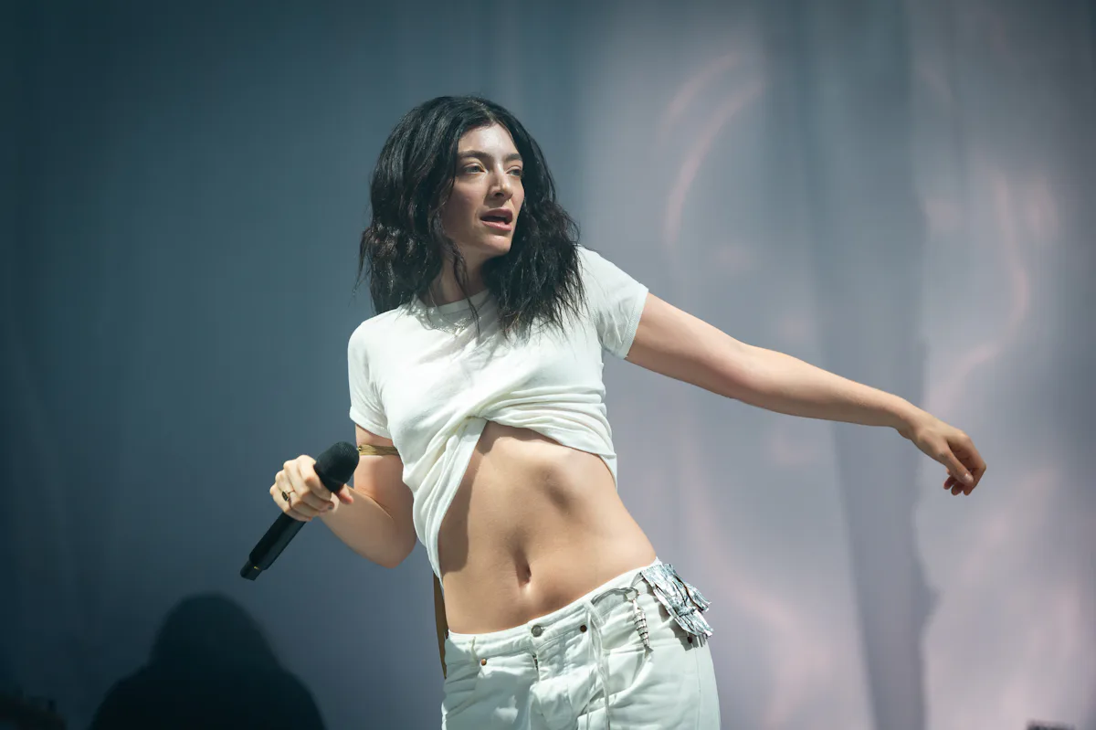 A Style Guide For Fall 2025’s Most Exciting Tours