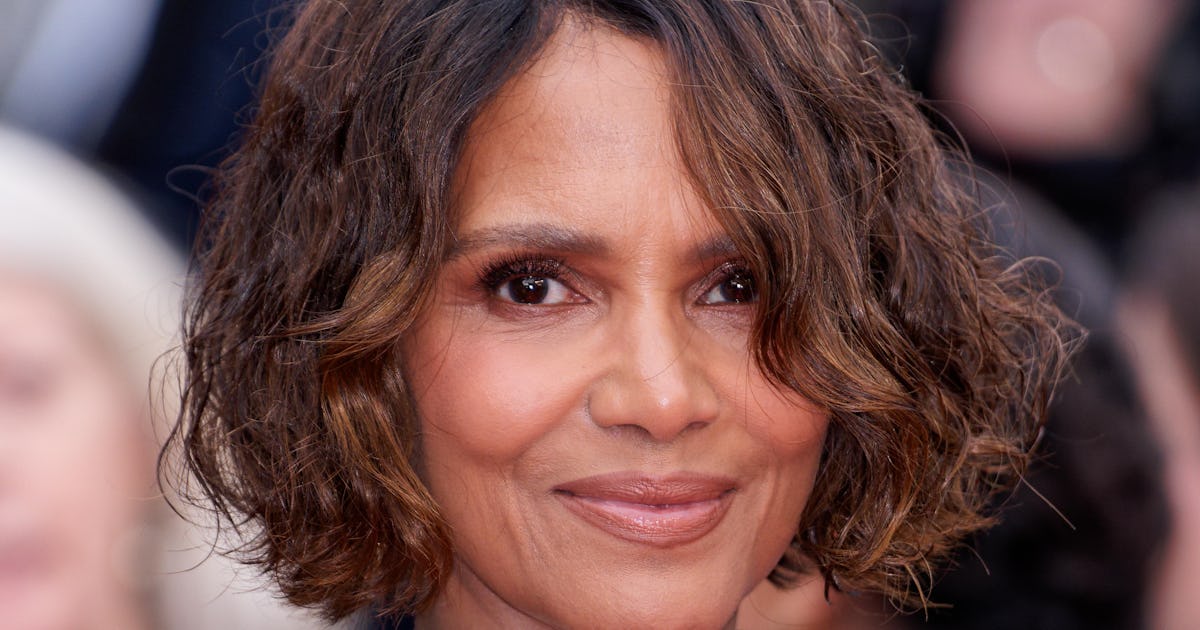 Halle Berry Wore A Spicy Bikini & A Plunging Monokini On Her Vacay
