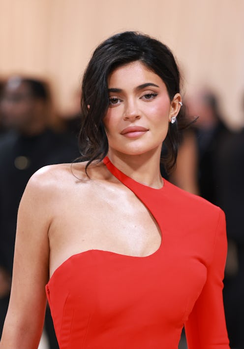 NEW YORK, NEW YORK - MAY 01: Kylie Jenner attends The 2023 Met Gala Celebrating "Karl Lagerfeld: A L...