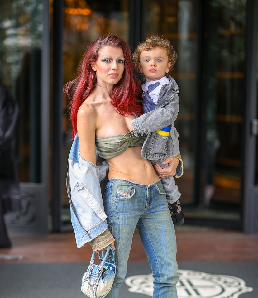 Julia Fox recalled how she taught her son Valentino that boys can wear dresses.