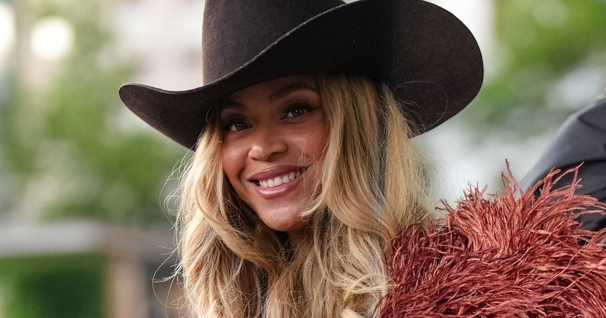 Beyonce Exposed Her Thong In A See-Through Dress