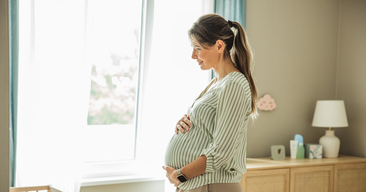 A Pregnant Woman Asked What Hobbies She Should Take Up During Her Maternity Leave & The Comments Were F**king Hilarious