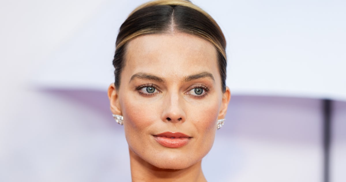 Margot Robbie Wore *So* Many Cleavage-Baring Looks In NYC