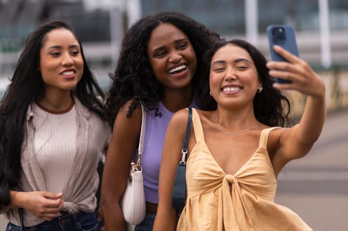 These three zodiac signs are the glue for any friend group.