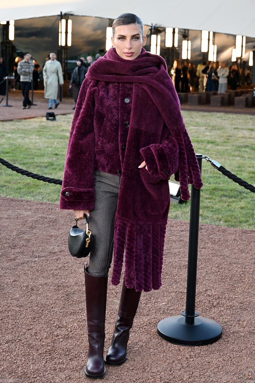 Лондон, Англия - 22 сентября: Пейдж Лорензе присутствует на шоу Burberry во время Лондонской недели моды S ...