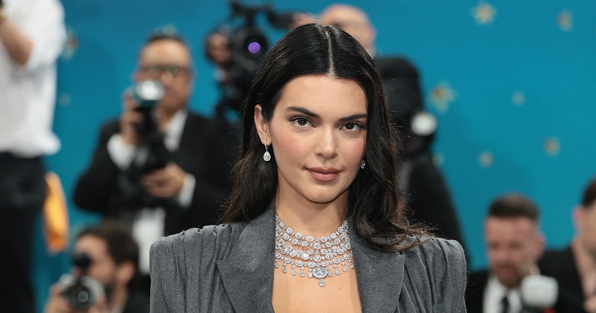 Kendall Jenner Just Revived The "Party Girl" Aesthetic In A Bodycon Micro-Mini