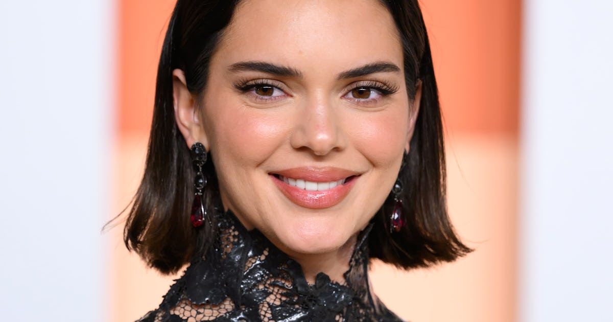 Kendall Jenner Wore A Plunging Top To Promote This Y2K It Bag
