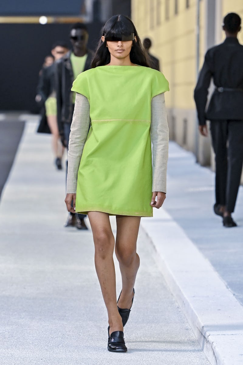 MILAN, ITALY - SEPTEMBER 25: A model walks the runway during the MM6 Maison Margiela Ready to Wear S...