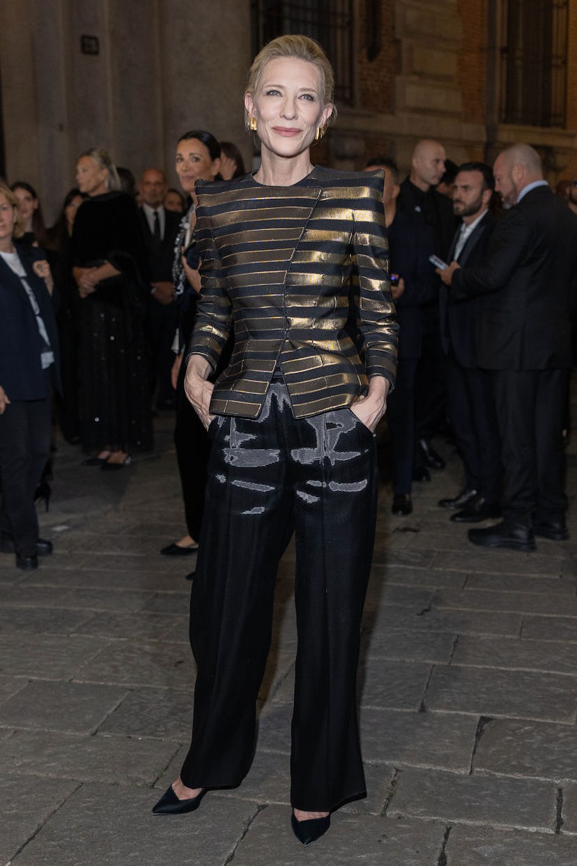 Милан, Италия - 28 сентября: Кейт Бланшетт видна во время женского платья в Милане Весна/Лето 2026 f ...