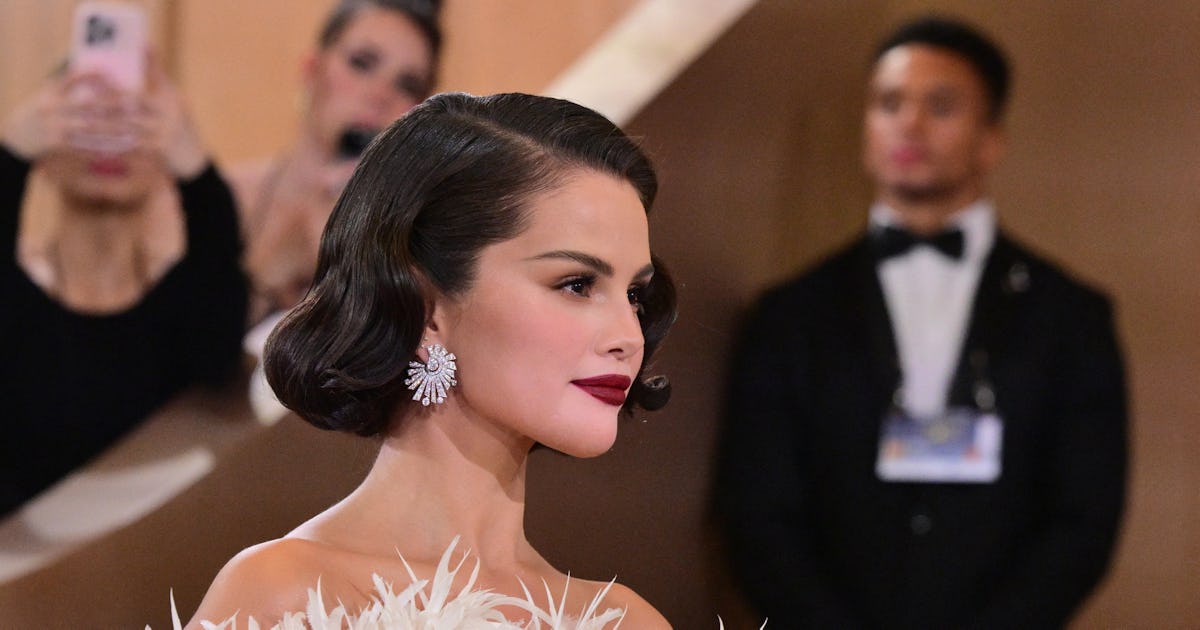 Selena Gomez's Berry Lip & More Of The 2026 Golden Globes' Best Beauty Moments