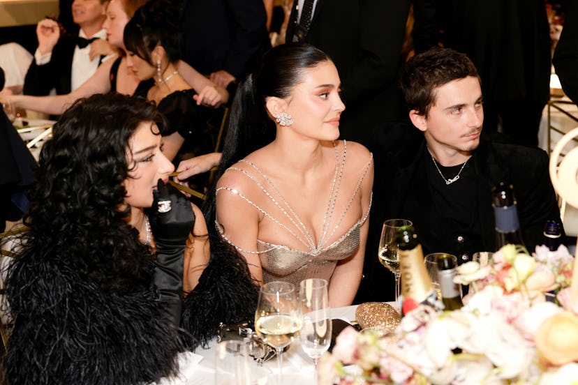 BEVERLY HILLS, CALIFORNIA - JANUARY 11: (L-R) Odessa A'zion, Kylie Jenner and Timothée Chalamet atte...