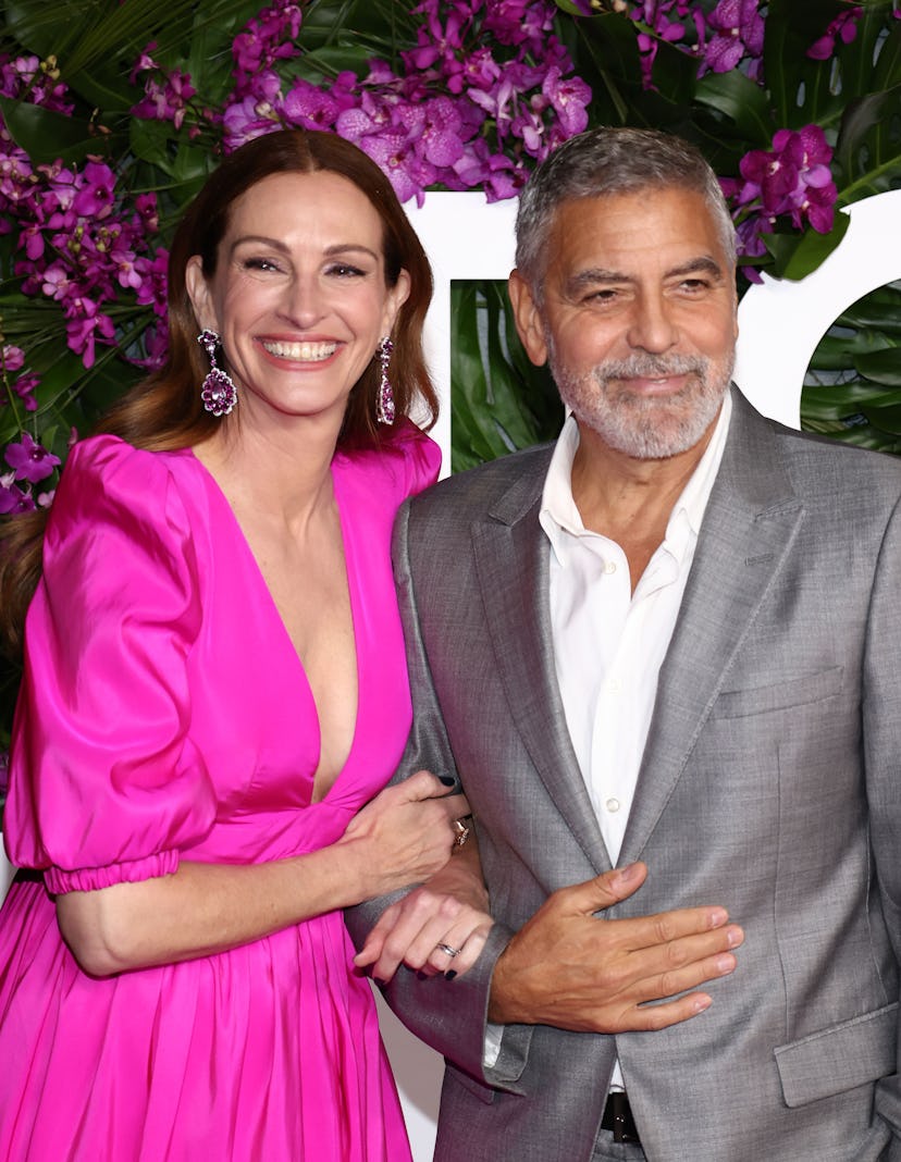 LOS ANGELES, CALIFORNIA - OCTOBER 17: (L-R) Julia Roberts and George Clooney attend the premiere of ...