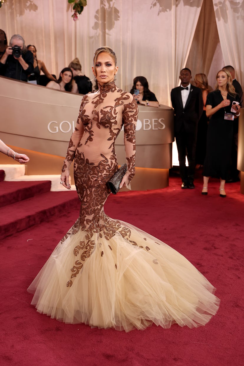 BEVERLY HILLS, CALIFORNIA - JANUARY 11: (FOR EDITORIAL USE ONLY) Jennifer Lopez attends the 83rd ann...