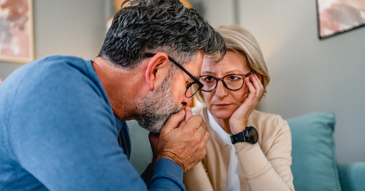 Apology Languages Are A Thing, & They Might Explain Why Some Apologies Just Don't Land