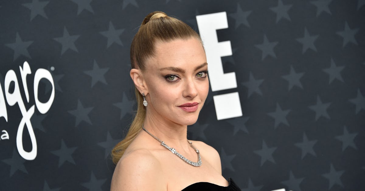 Amanda Seyfried's Plunging "Coquettecore" Mini Was So Sparkly & Luxe