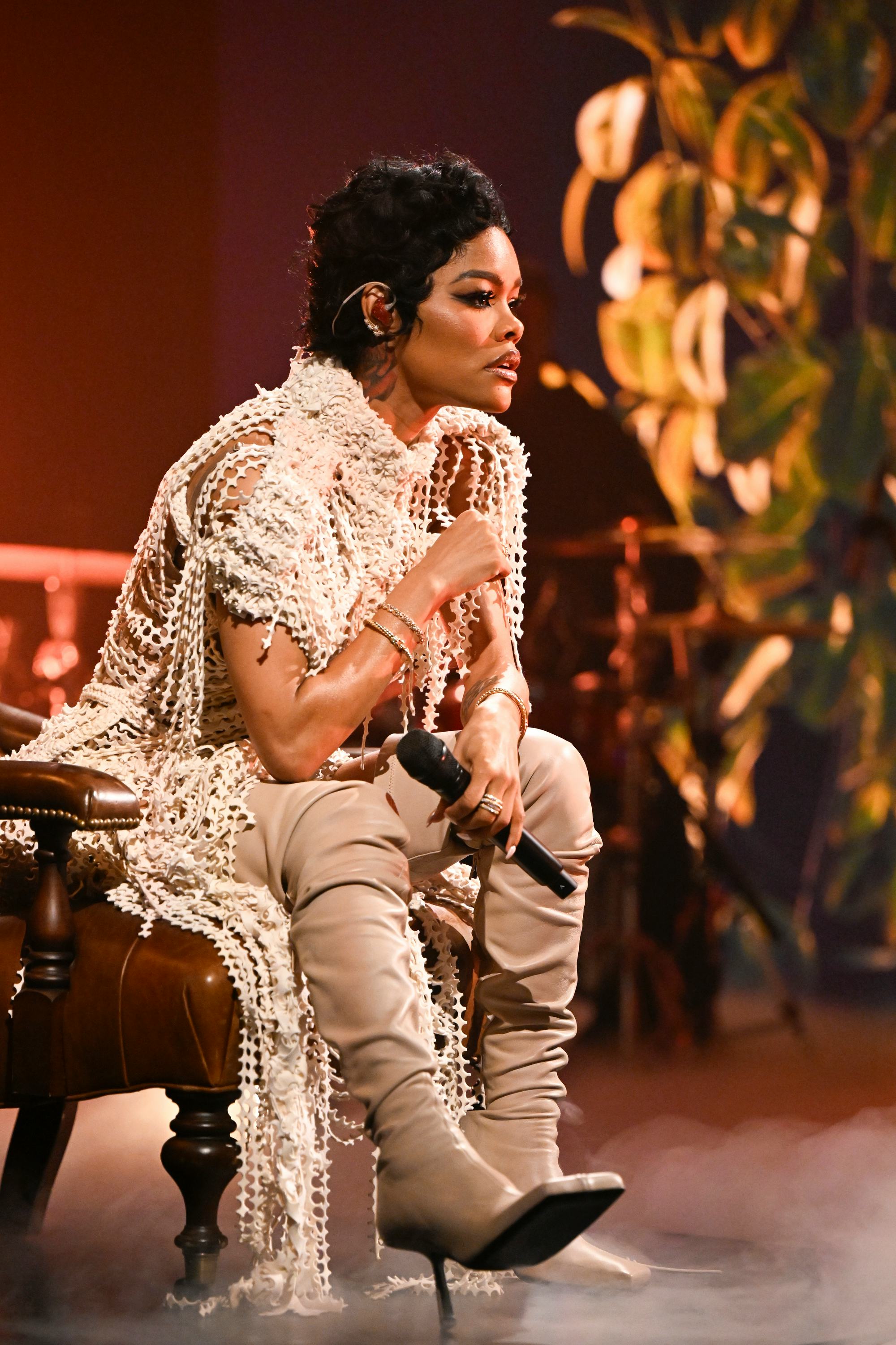 THE TONIGHT SHOW STARRING JIMMY FALLON -- Episode 2240 -- Pictured: Musical guest Teyana Taylor perf...