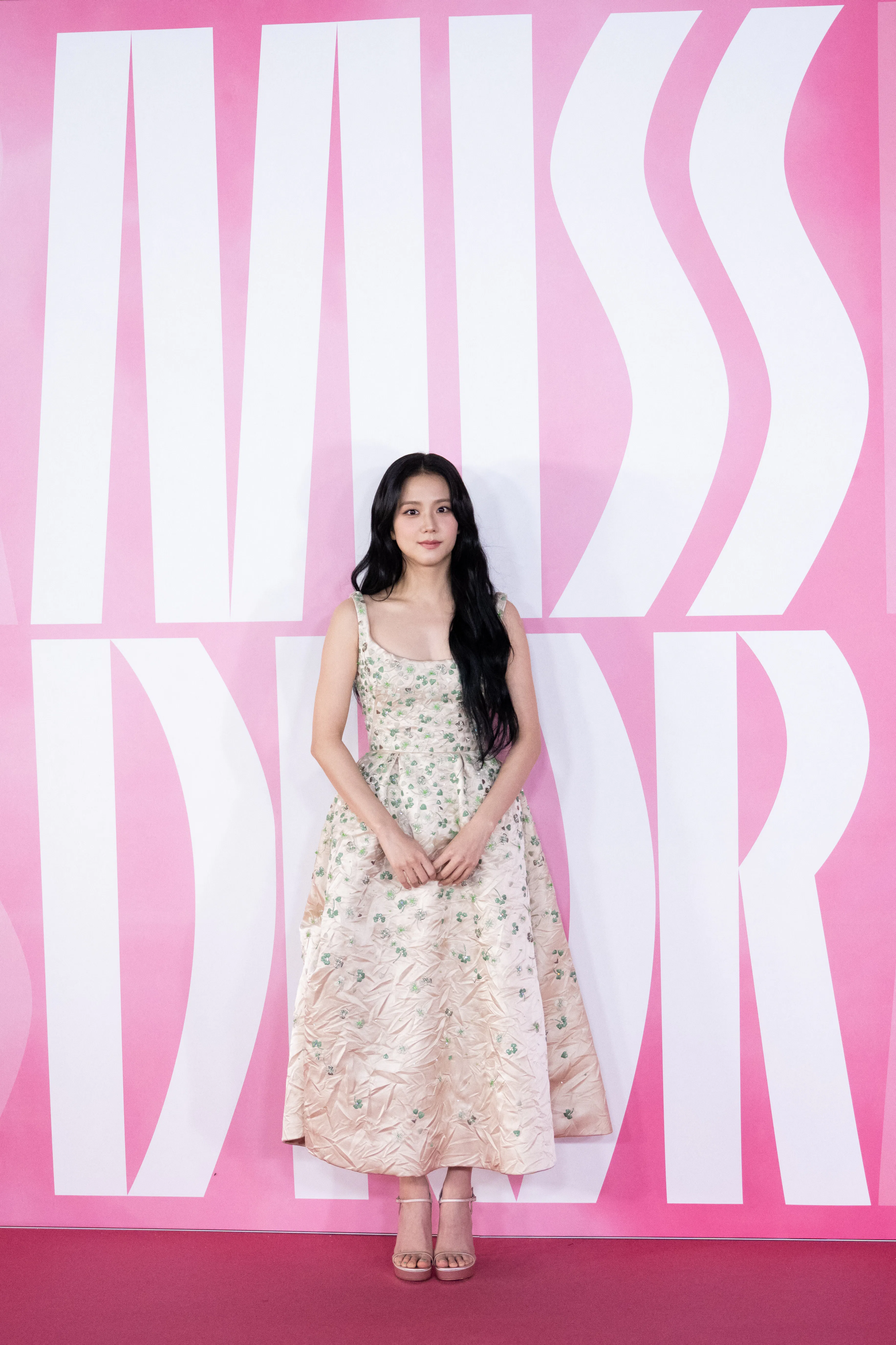 Jisoo's Best Red Carpet Fashion Moments: A History