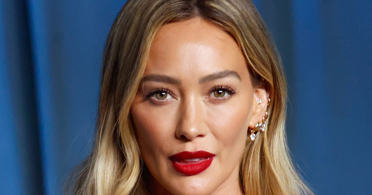 Hilary Duff's Wet Look Hair In Her New Music Video Subtly Nods to 2003