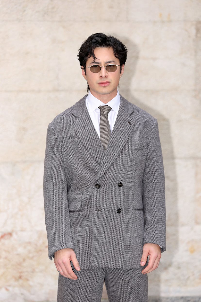 MILAN, ITALY - JANUARY 19: Hudson Williams arrives at the Giorgio Armani fashion show during the Mil...