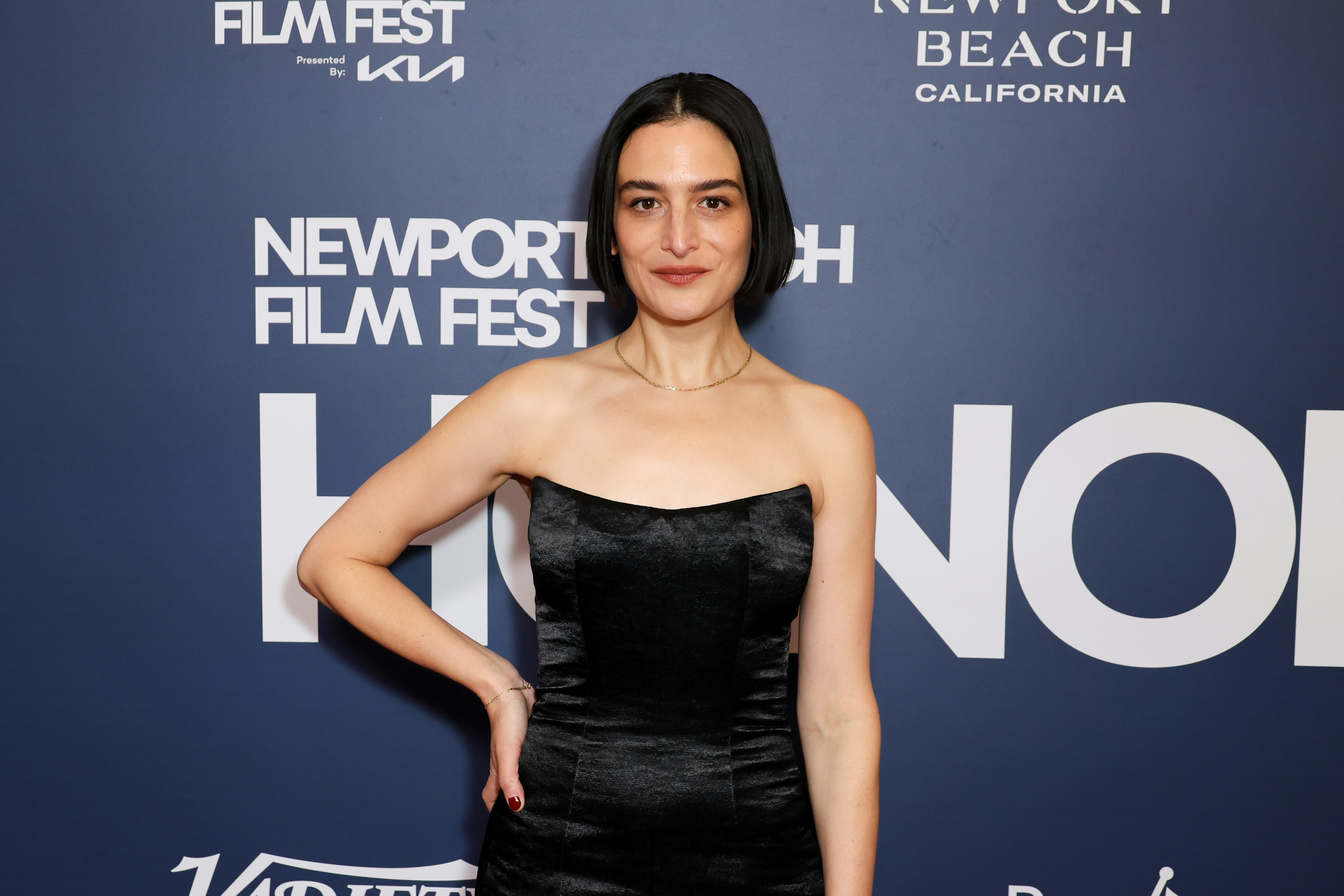 Jenny Slate calls Justin Baldoni a "fraud" in unsealed texts.