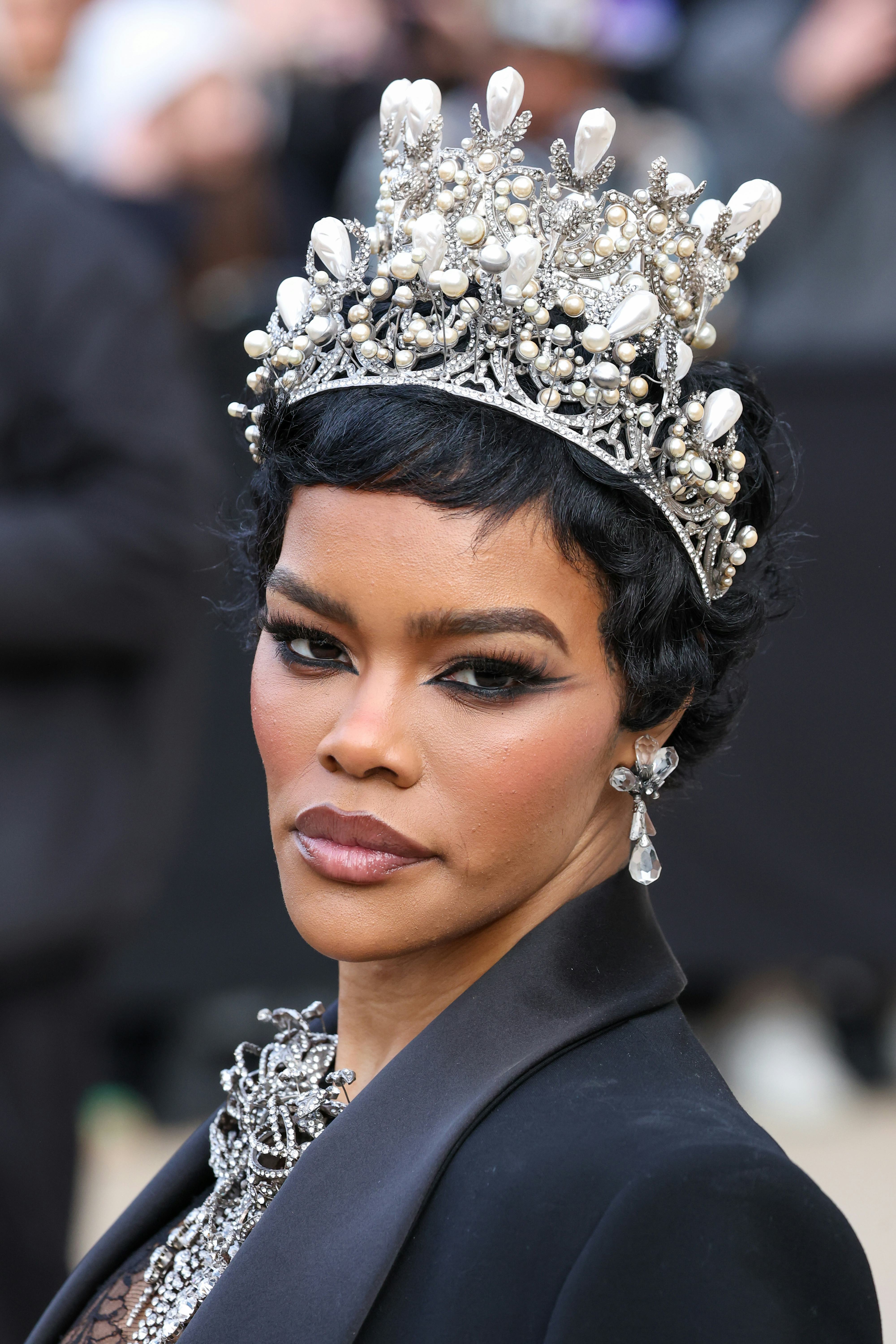 Teyana Taylor's Pearl & Rhinestone Crown