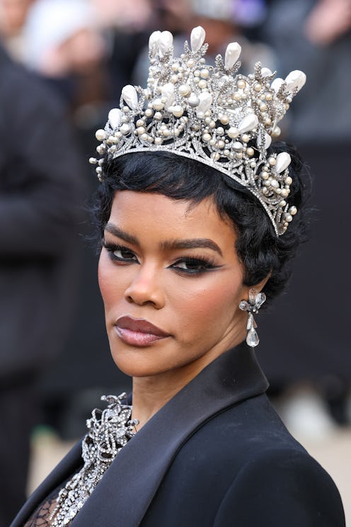 Teyana Taylor's Pearl & Rhinestone Crown