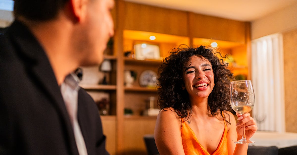 Planning A First Date On Valentine's Day Has The Internet Divided