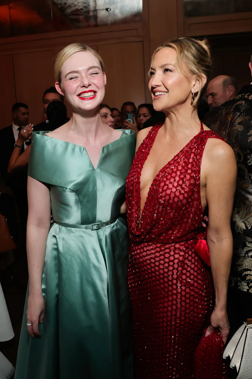 PALM SPRINGS, CALIFORNIA - JANUARY 03: (L-R) Elle Fanning and Kate Hudson attend the 37th Annual Pal...