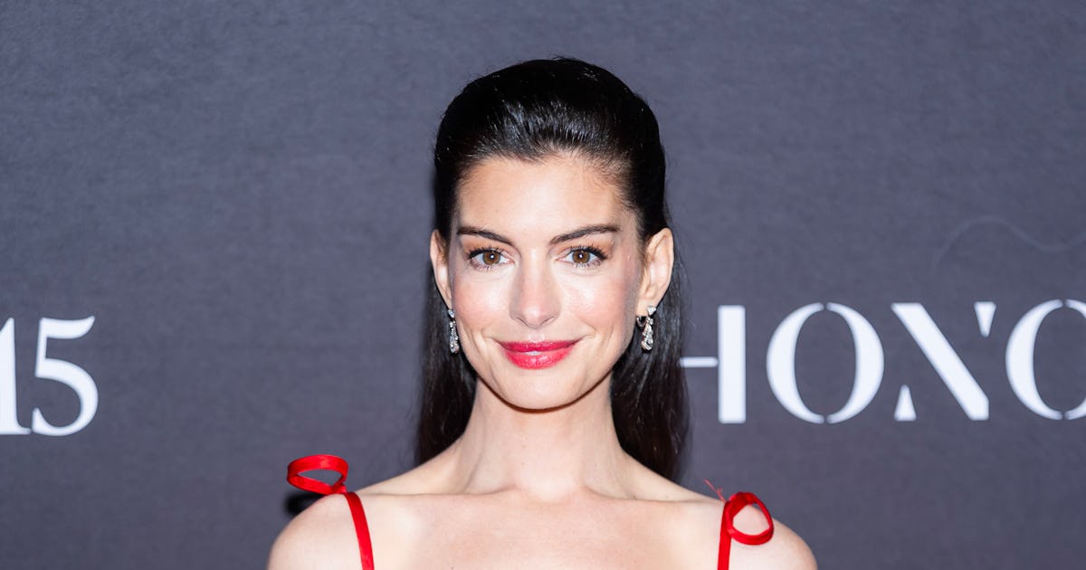 Anne Hathaway Looked Party Ready In A Slinky Metallic Dress
