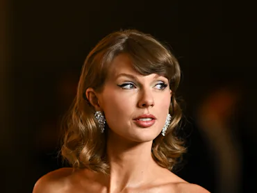 Taylor Swift at the 6th Annual Academy Museum Gala held at the Academy Museum of Motion Pictures on ...