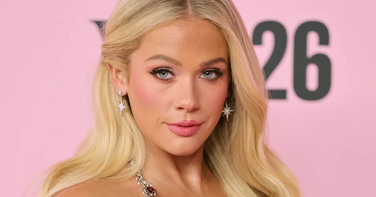 The Victoria's Secret Fashion Show Performers All Wore Angelic Manicures